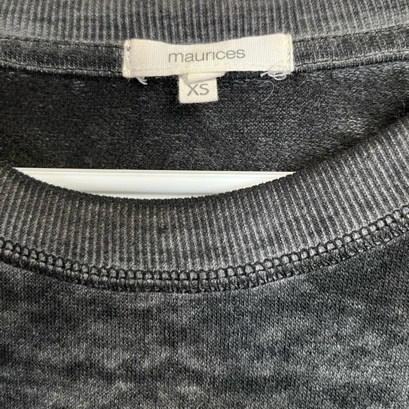 Long Sleeve Crew Neck Lightweight Top - Picture 11 of 13